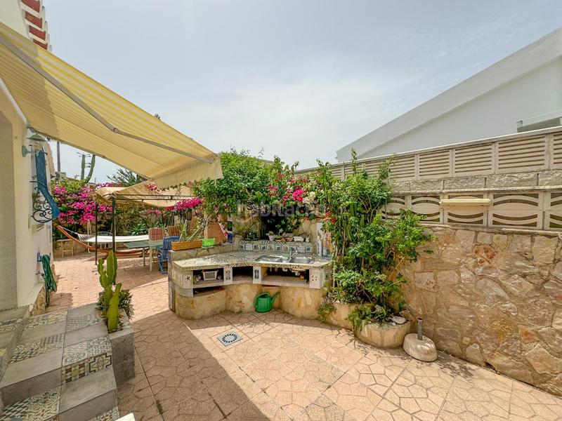Foto 19c8fec2-60d4-43c5-a5ec-d243e97f494f. Casa chalet independiente a 200m de la playa en els poblets ideal inversión turísticapresentamos este encantador chalet independiente en Poblets (els)