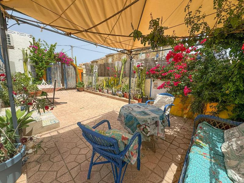 Foto fd0f6d33-7f26-4c4d-90ad-8eb7b1c60772. Casa chalet independiente a 200m de la playa en els poblets ideal inversión turísticapresentamos este encantador chalet independiente en Poblets (els)
