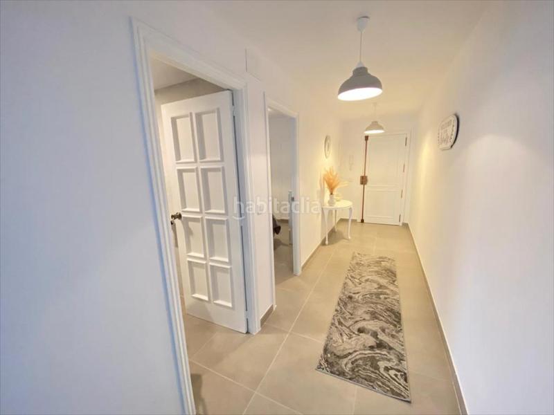 Foto 3b87e9db-9225-4104-9b32-59e1c917883c. Piso apartamento de estilo contemporáneo completamente reformado en una primera planta con ascensor en el casco urbano del pueblo de já en Xàbia