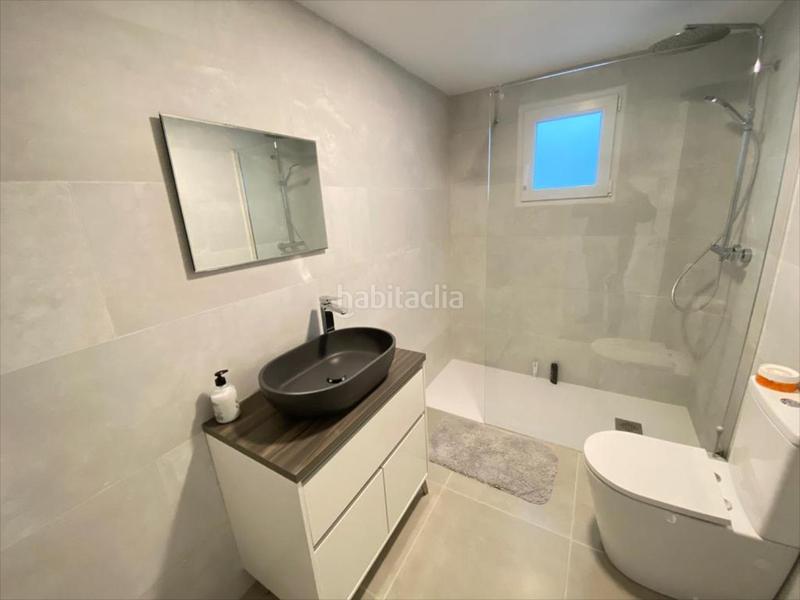Foto 54f6b66d-98c4-4258-a8a9-d5eac04f523e. Piso apartamento de estilo contemporáneo completamente reformado en una primera planta con ascensor en el casco urbano del pueblo de já en Xàbia