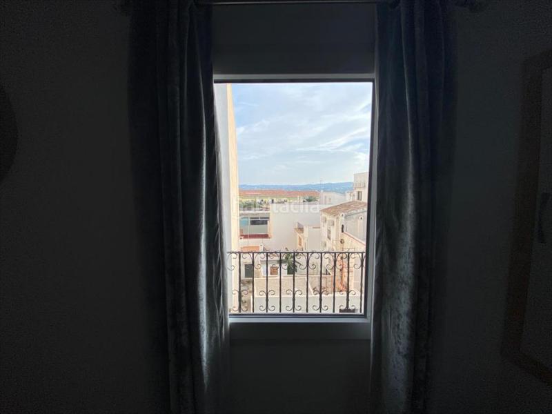 Foto 9a9989b1-6273-42ed-b7f3-516d8527dec8. Piso apartamento de estilo contemporáneo completamente reformado en una primera planta con ascensor en el casco urbano del pueblo de já en Xàbia