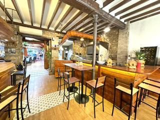 Lloguer Local Comercial a Loreto 24. Se traspasa restaurante en pleno funcionamiento en la famosa cal