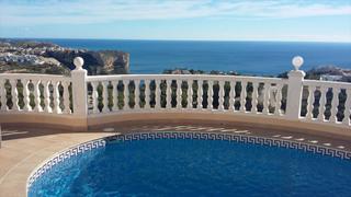 Maison à Cumbre del Sol. Disfrute de la tranquilidad de esta maravillosa villa con su car