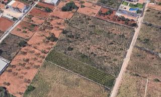Terrain résidentiel à Pedreguer. Terreno con agua de riego bien ubicado  para uso agrícola