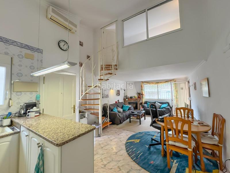 Foto 11d6da5d-f0d6-4f76-9162-d297ac8572d3. Casa adosada encantador chalet pareado en urbanización con piscina comunitaria a un paso del casco urbano.bienvenido a tu nuevo hogar! este her en Dénia