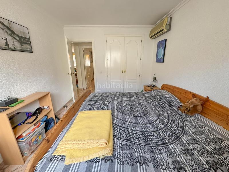 Foto 5600a2b4-7e63-4a87-85a4-972a6a09ca11. Casa adosada encantador chalet pareado en urbanización con piscina comunitaria a un paso del casco urbano.bienvenido a tu nuevo hogar! este her en Dénia