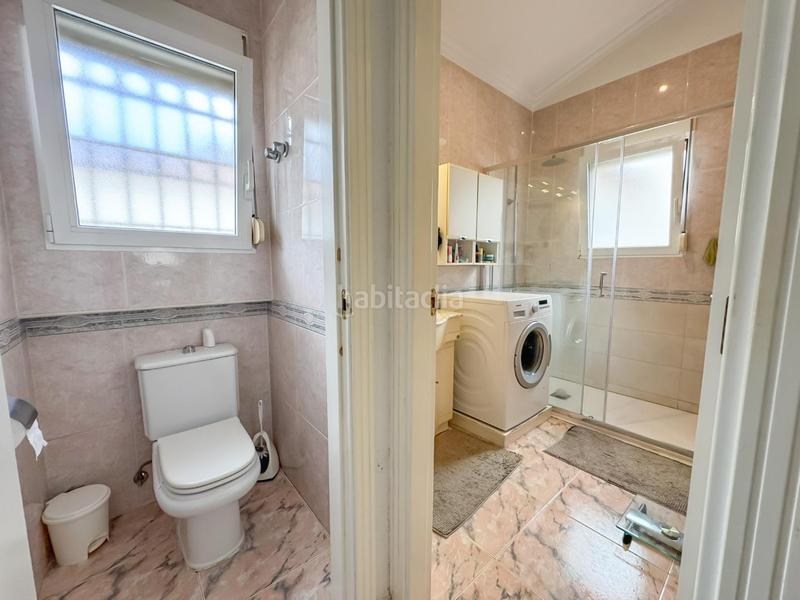Foto b940324c-d04a-4f2e-91bd-6153bea88606. Casa adosada encantador chalet pareado en urbanización con piscina comunitaria a un paso del casco urbano.bienvenido a tu nuevo hogar! este her en Dénia