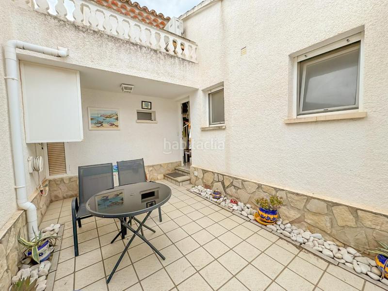 Foto ca621bc9-a607-4882-b6f4-84627a900d5b. Casa adosada encantador chalet pareado en urbanización con piscina comunitaria a un paso del casco urbano.bienvenido a tu nuevo hogar! este her en Dénia