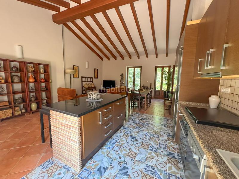 Foto 45f24a83-fe61-452b-beee-4c6abf01ae52. Casa pareada casa con encanto en pleno corazon de denia. ideal para vivir o invertir. ubicada en pleno centro histórico , esta espectac en Dénia