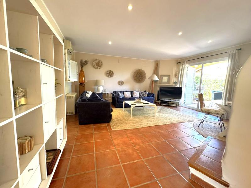 Foto 8b26a7b0-d584-4192-9294-a78800a881b7. Casa adossada amb piscina a El Puerto Dénia