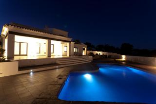 Maison à Casco Urbano. Hermosa villa de estilo mediterráneo con vistas al mar en morair