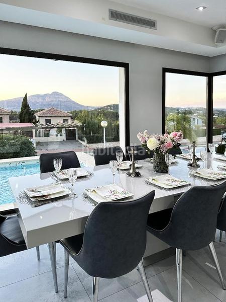 Foto 403c1bb5-2e58-49ea-bcd0-21fe4c9f6468. Casa con piscina in Casa de Campo Madrid