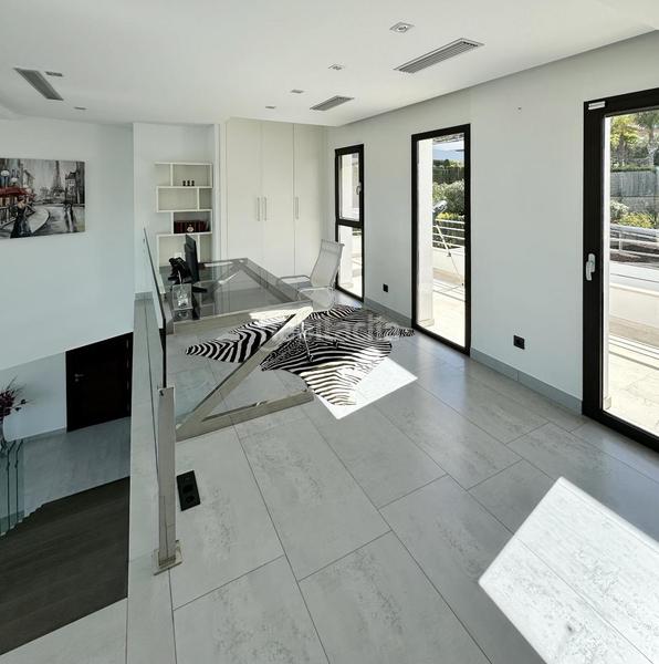 Foto a6a48e91-5970-4a00-a04b-e268e8b6a56a. Casa con piscina in Casa de Campo Madrid