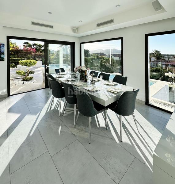 Foto ae0c1716-d4fa-49a3-a0d9-e5d9a4aa85cd. Casa con piscina in Casa de Campo Madrid