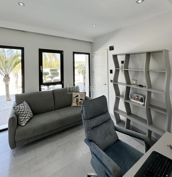 Foto f634607f-d06d-46af-b5a0-9c6a94e443a2. Casa con piscina in Casa de Campo Madrid