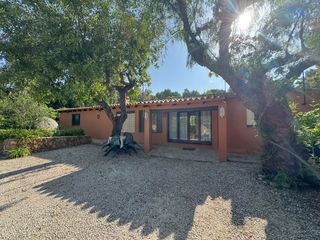 Rent Chalet  Calle jesus pobre. Alquiler anual  casa de campo rústica en entorno tranquilo