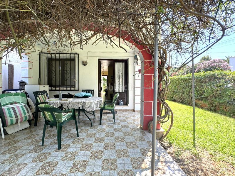 Foto 8ba926a9-1ccb-40ac-999a-94a19663364a. Casa adossada amb piscina a El Montgó Dénia