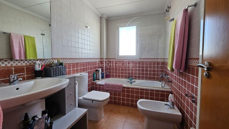 Foto a1454148-e7a0-47f3-a708-12e57b62ee48. Casa adossada amb calefacció aparcament a Ondara