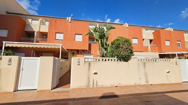 Foto be67aadd-6fa8-4324-9e62-748c32f93644. Casa adossada amb calefacció aparcament a Ondara
