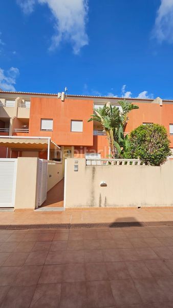 Foto f634d81c-e666-4210-b3fe-5b5df96e0e82. Casa adossada amb calefacció aparcament a Ondara