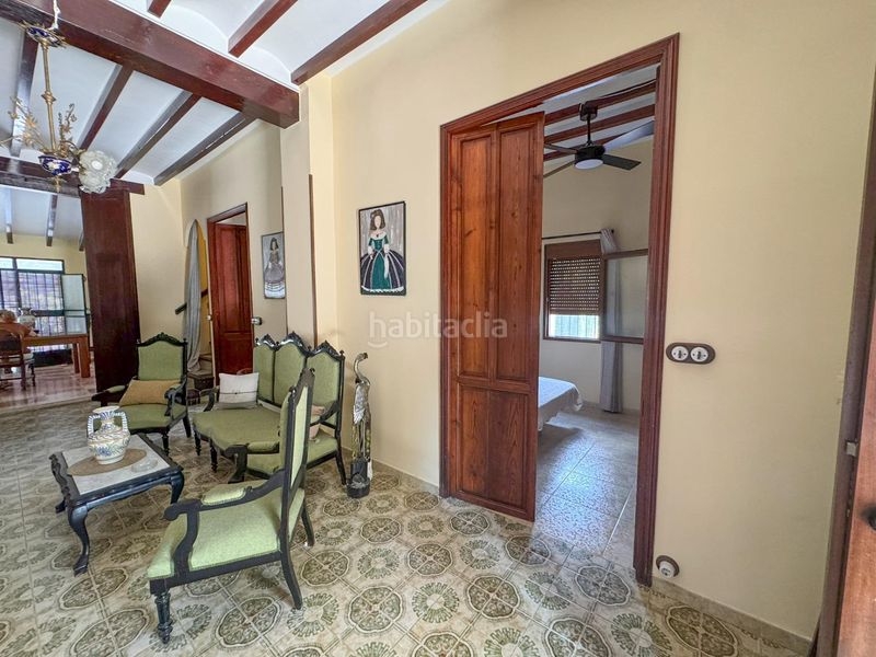 Foto 6341739e-dd44-462b-bec9-0e23bbfd2e11. Alquiler chalet alquiler anual de villa señorial con gran parcela, piscina y jardines en Ondara