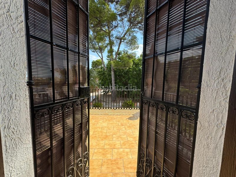 Foto b9972479-24cd-484c-8f4d-f5451ae8948d. Alquiler chalet alquiler anual de villa señorial con gran parcela, piscina y jardines en Ondara