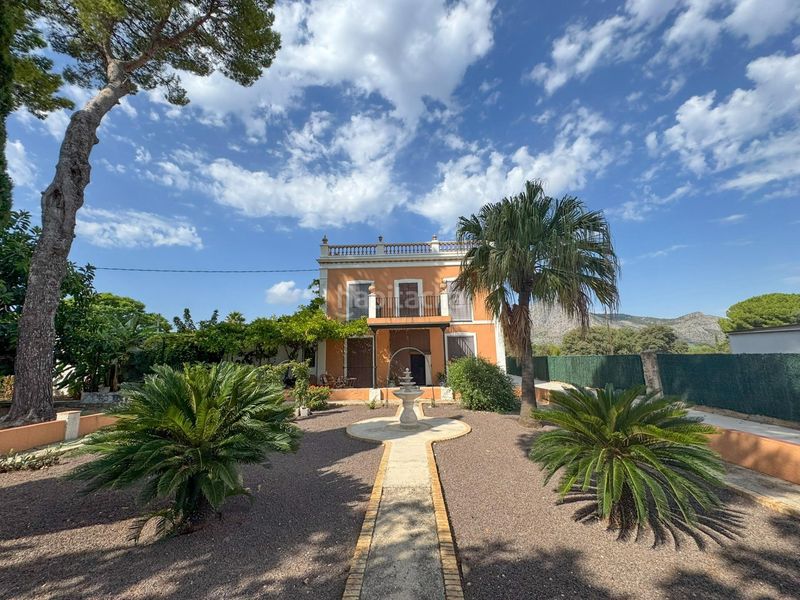Foto d8c746e1-0581-422f-8b41-ce8a264ce47f. Alquiler chalet alquiler anual de villa señorial con gran parcela, piscina y jardines en Ondara
