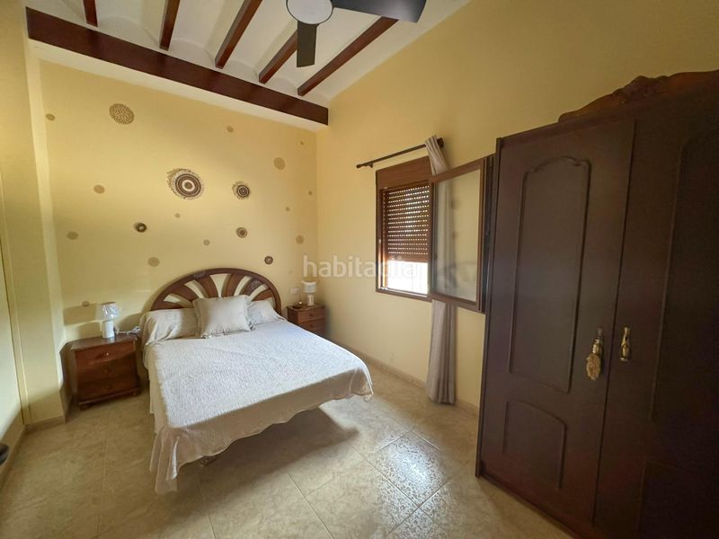 Foto df98f9f4-be04-4e21-a7c8-03caeba72d1a. Alquiler chalet alquiler anual de villa señorial con gran parcela, piscina y jardines en Ondara