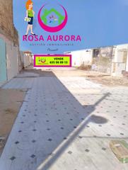 Terreny residencial en Picassent. Gran parcela urbana a la venta cerca de de la parada de metro.