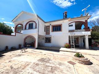 Xalet  Carrer de la cova fum. Chalet rstico en picassent