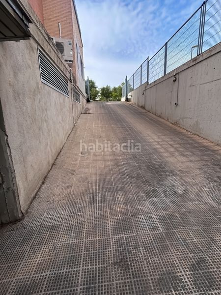 Foto 0e10b3cb-22ae-43f0-8142-841adf4f83a0. Posto auto in calle del planeta venus 6 in Parla este Parla