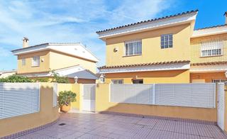 Casa  Del ferrocarril. 2 chalets en venta