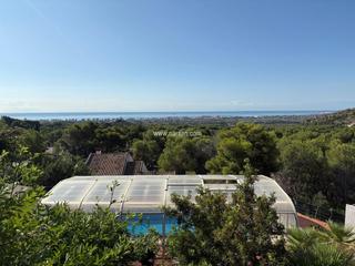 Casa en Montornés-Las Palmas-El Refugio. Espectacular villa en montornés
