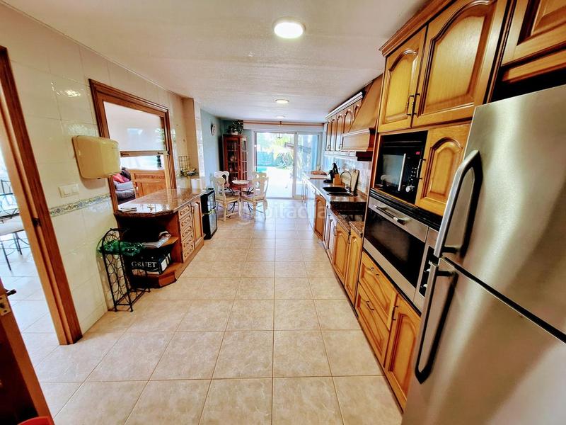 Foto f17a002f-ec8c-4b15-a991-aa12d5e4fd09. Casa villa en venta en zona Heliópolis en Heliópolis Benicasim / Benicàssim