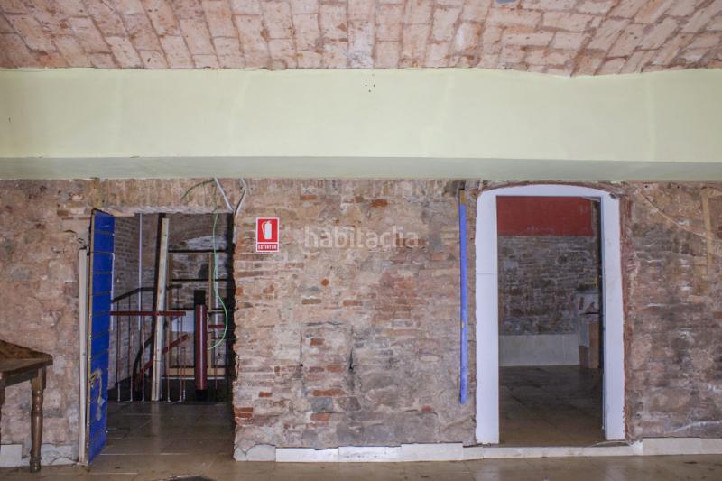 Foto ef970132-ea24-4fa1-b94e-c518f056ff6b. Local comercial en Raval Barcelona