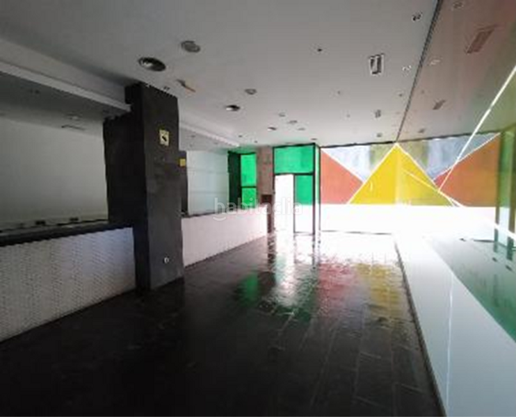 Foto 82d8196b-0ab9-46ab-b2fe-368bff99d1d9. Local comercial a Avenida Juan Diego Bormujos