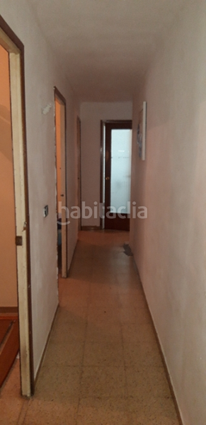 Foto 758b94f7-b885-48d7-be77-948e0cb7da27. Appartamento in Centre Salt