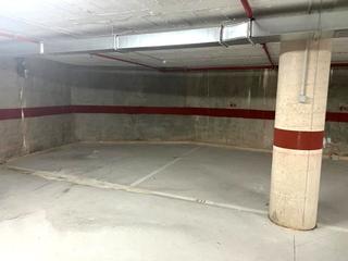 Parking coche en Carolinas Bajas
