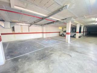 Parking voiture à San Isidro