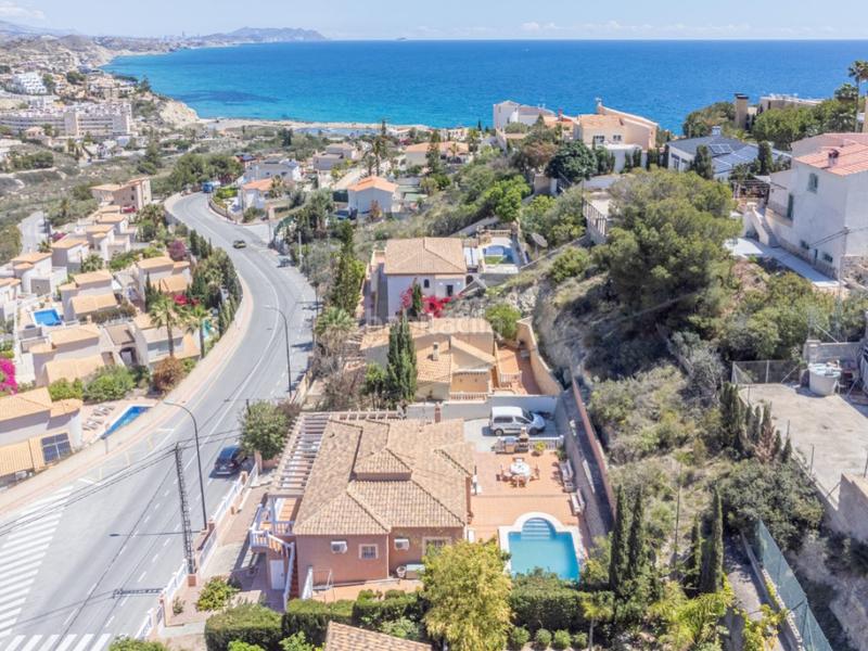 Foto 354bdb71-e9f0-4107-9618-c6148966307b. Casa a c. d'oriola 70 a Pueblo Acantilado-Lanuza Campello (el)