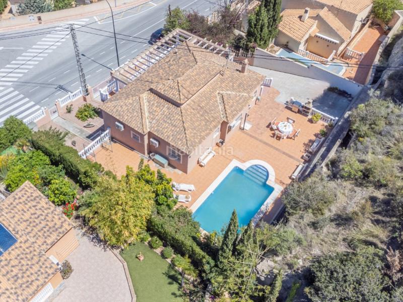 Foto 612508ec-4218-4cf1-a9e1-e06238af6740. Casa a c. d'oriola 70 a Pueblo Acantilado-Lanuza Campello (el)