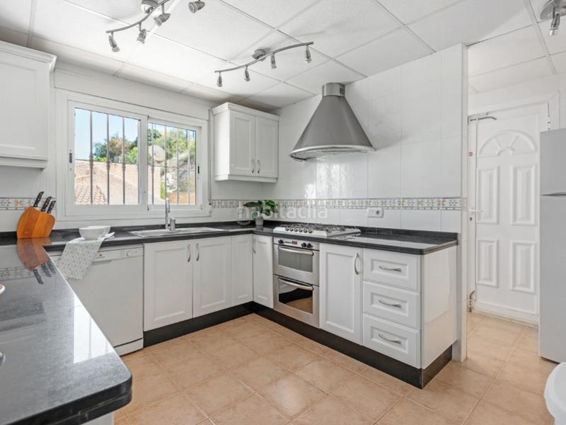 Foto 9ef63d82-1586-4564-8ee9-d3d79aede418. Casa a c. d'oriola 70 a Pueblo Acantilado-Lanuza Campello (el)