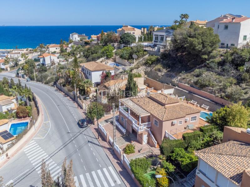 Foto ca5c6090-c355-4276-9967-38f785d47791. Casa a c. d'oriola 70 a Pueblo Acantilado-Lanuza Campello (el)