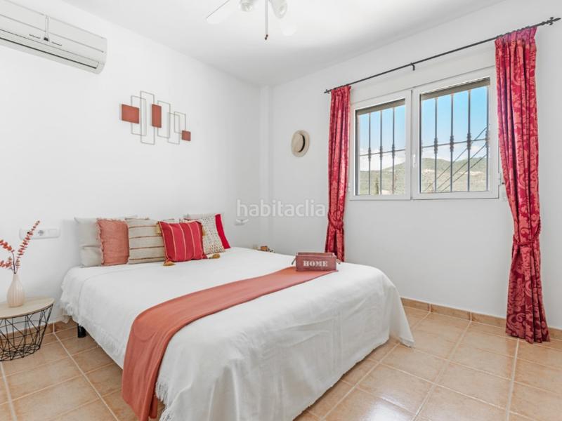 Foto cf6cd948-640f-40fc-8740-ba08a052dce9. Casa a c. d'oriola 70 a Pueblo Acantilado-Lanuza Campello (el)