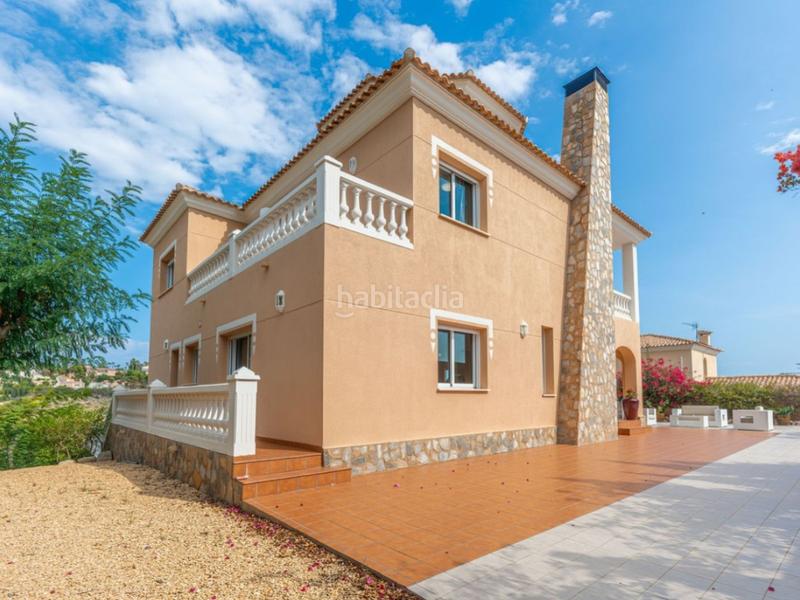 Foto b6f22c2d-5adf-4cb3-83e4-071a3c6e4731. Casa en calle de italia 3 villa venta el campello en Campello (el)
