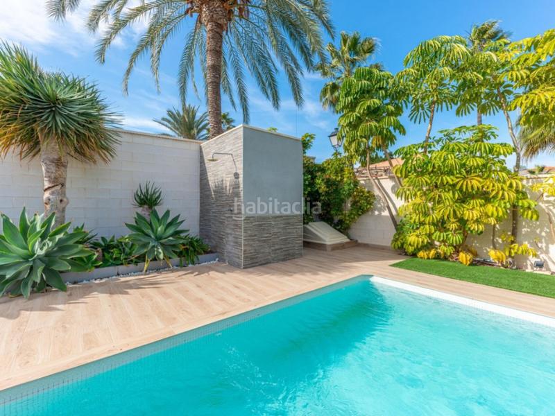 Foto c301a463-0449-47c4-b9ed-6388737a6b3e. Casa in carrer beniarbeig in Playa Muchavista Campello (el)