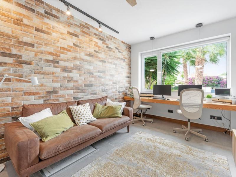 Foto e6cb8f57-e221-4e8d-8440-eb23b77cee7b. Casa in carrer beniarbeig in Playa Muchavista Campello (el)