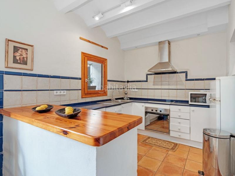 Foto 02854fbd-2d97-4227-ae9b-6bb8927fbf22. Casa adossada a calle verge del miracle 69 a Relleu