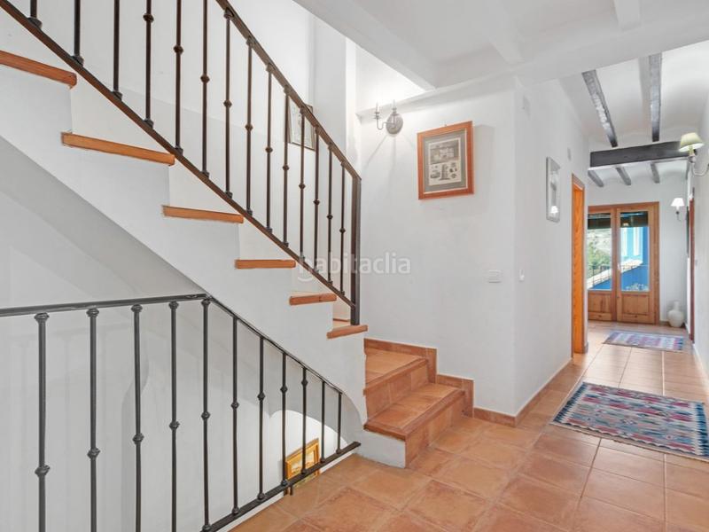 Foto 29fc48a2-8b39-416c-ae51-e6d5e0b6ec76. Casa adossada a calle verge del miracle 69 a Relleu