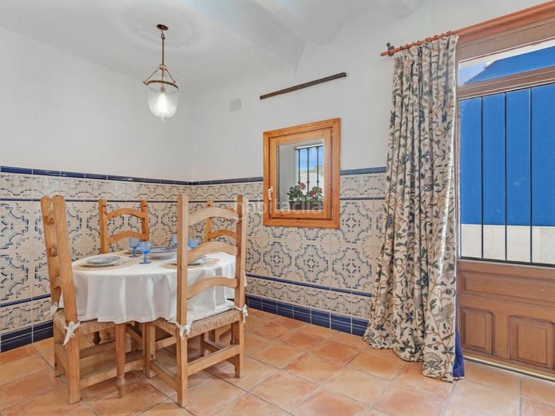 Foto 53590122-dc6b-4dfb-84c0-52e664952f07. Casa adossada a calle verge del miracle 69 a Relleu